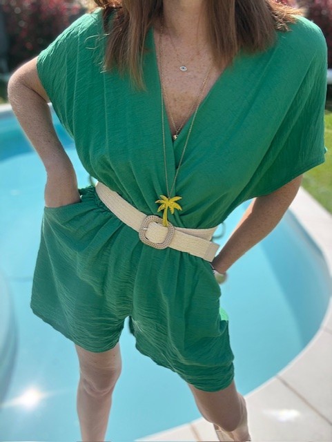 Combi-short femme Aloha, cœur croisé de couleur verte, une couleur qui illuminera votre été. Disponible chez Malou&Co, vêtements pour femme en ligne.