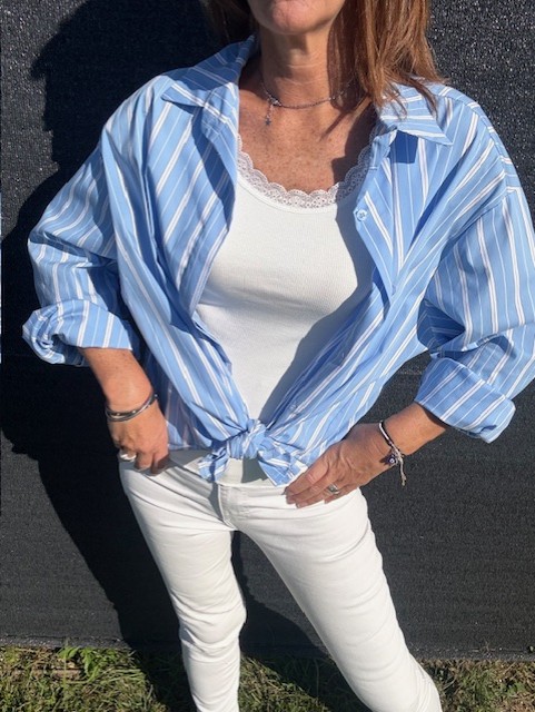 Jean femme Slim push-up femme, élasticité et confort pour ce jean blanc, disponible chez Malou&Co, vêtements pour femme en ligne. - pour Femme