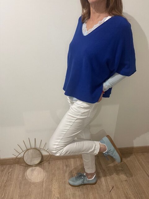 Jeans Slim push-up femme, élasticité et confort pour ce jean blanc, disponible chez Malou&Co, vêtements pour femme à La Rochelle.