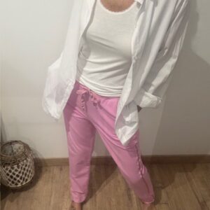 Pantalon décontracté femme bande satin, disponible chez Malou&Co, vêtements pour femme en ligne.