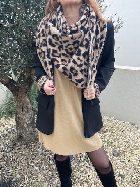 Robe polo, simple et confortable, craquez pour son style intemporel, et sa touche de brillance, taille unique. Image de Malou&Co. - pour Femme à La Rochelle