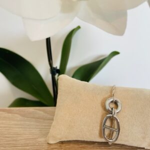 Bracelet femme cordon scintillant maille marine. Il vous séduira par son originalité. Bijoux femme disponible chez Malou&Co à La Rochelle.