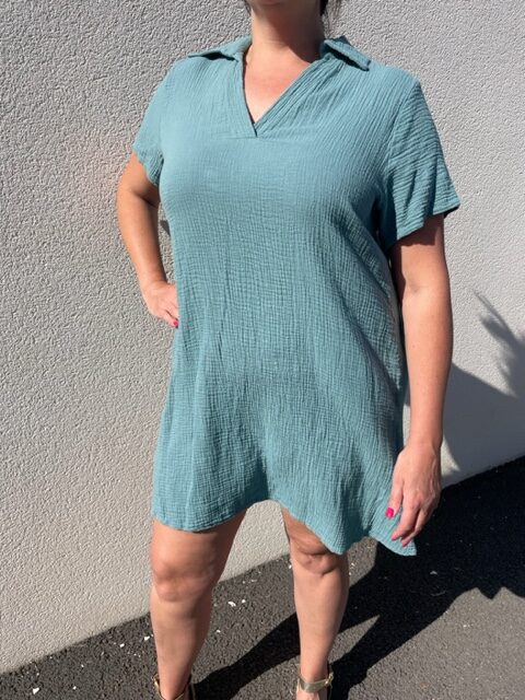 Robe courte gaze de coton femme, disponible chez Malou&Co, vêtements pour femme à La Rochelle.