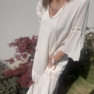 Robe Lina femme, légère en voile de coton, doublée, fluide et elle se porte en toutes occasions. Disponible chez Malou&Co, vêtements pour femme en ligne.