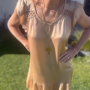 Robe femme Malia en Viscose et Soie, D'une légèreté et d'une douceur inégalable. Disponible chez Malou&Co, vêtements pour femme en ligne.