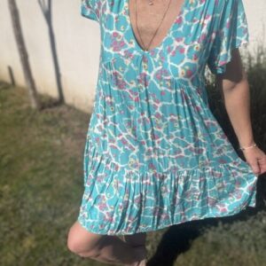 Robe femme Lana, fluide et féminine, ultra agréable à porter pour un look tendance au quotidien. vêtements pour femme.