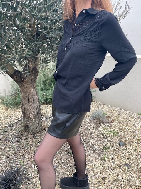 Short simili cuir Disponible chez Malou&Co vêtements pour femme à La Rochelle.