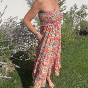 Cette robe bustier femme 2 en 1 à tout pour plaire, elle peut se porter en robe bustier ou en jupe. Disponible chez Malou&Co, vêtements pour femme en ligne.