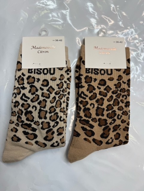 Chaussettes message Léopard confortables et tendance, disponible chez Malou&Co, accessoires pour femmes à La Rochelle.