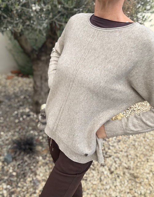Pull col rond femme Sonia, confortable. Malou&Co, vêtements pour femme à La Rochelle.