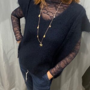 Top dentelle femme Serena, raffiné, féminin, glamour, disponible chez Malou&Co, vêtements pour femmes à La Rochelle.