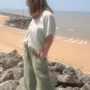Pantalon en lin femme Lino coupe palazzo fluide et élégante, taille confortable, style chic et tendance pour un look d'été raffiné.