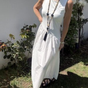 Robe femme longue, bi matière Romy, coupe asymétrique, sans manches, élégante et confortable.