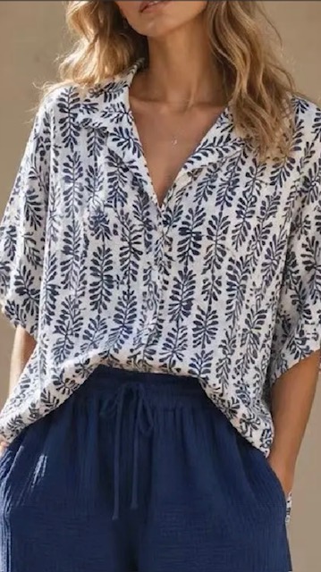 Chemise femme Gabriela imprimée en gaze de coton à manches courtes, modèle léger et tendance pour l'été.