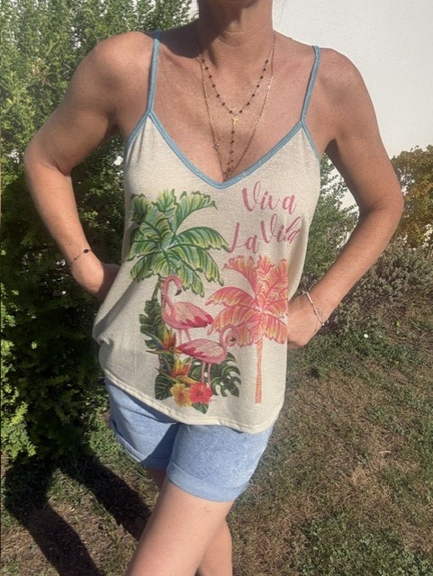 Débardeur femme Viva la Vida, touche de lurex, coupe confortable avec motifs colorés, idéal pour un look estival et décontracté.