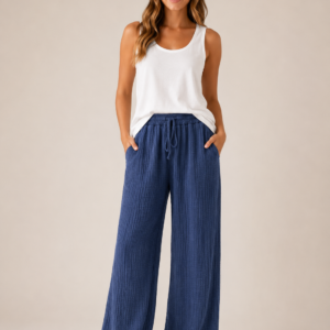 Pantalon en gaze de coton femme, coupe fluide et confortable, idéal pour un look estival chic et décontracté.