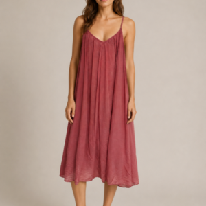 Robe longue femme Dani en voile de coton doublé beige avec fines bretelles réglables et coupe fluide.
