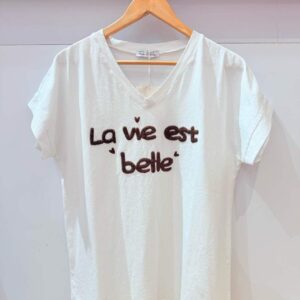 T-shirt femme blanc col V La vie est belle avec inscription effet bouclette.